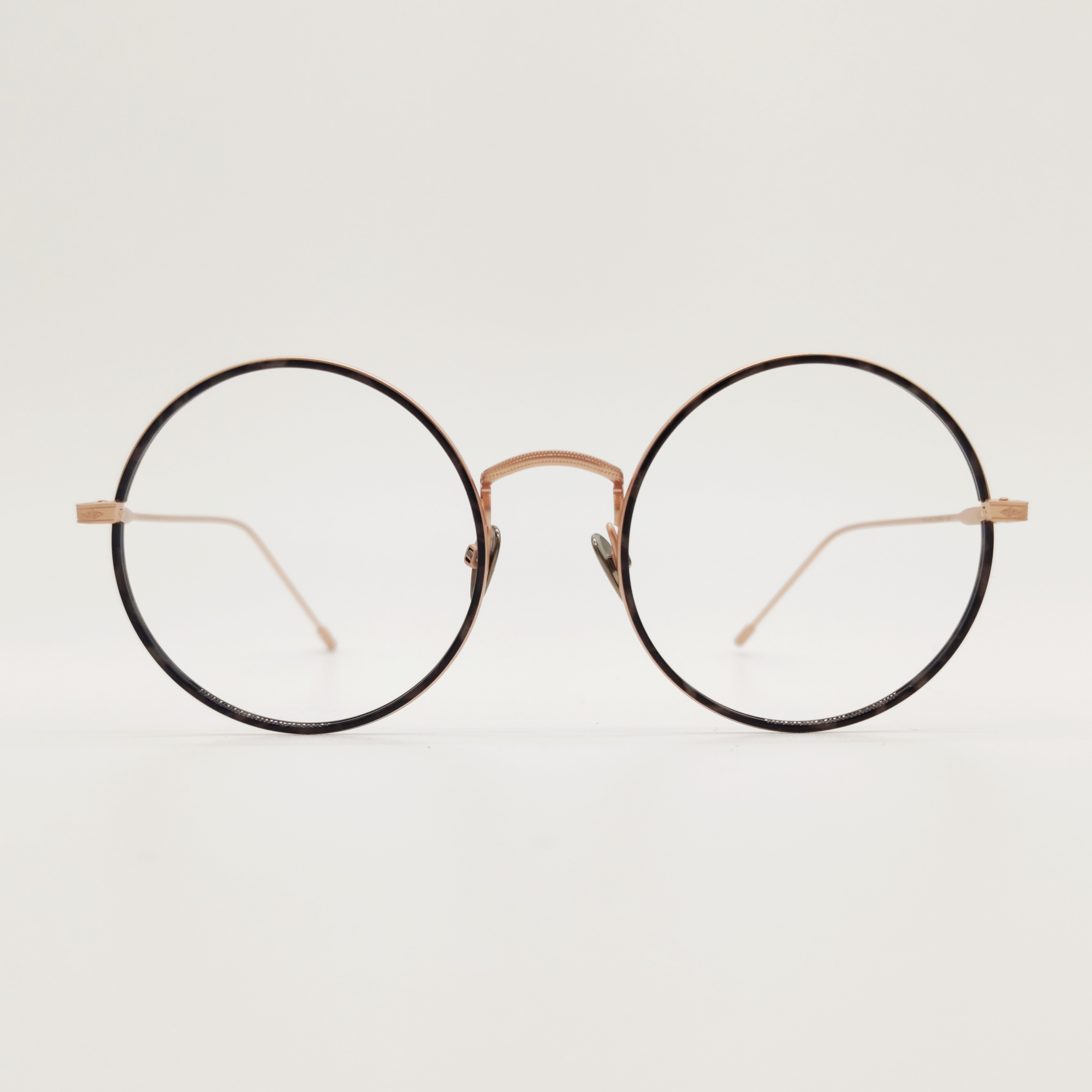 Modèle Howard Edwardson Eyewear La Lunetterie Clermontoise Modèle Howard Edwardson Eyewear La Lunetterie Clermontoise