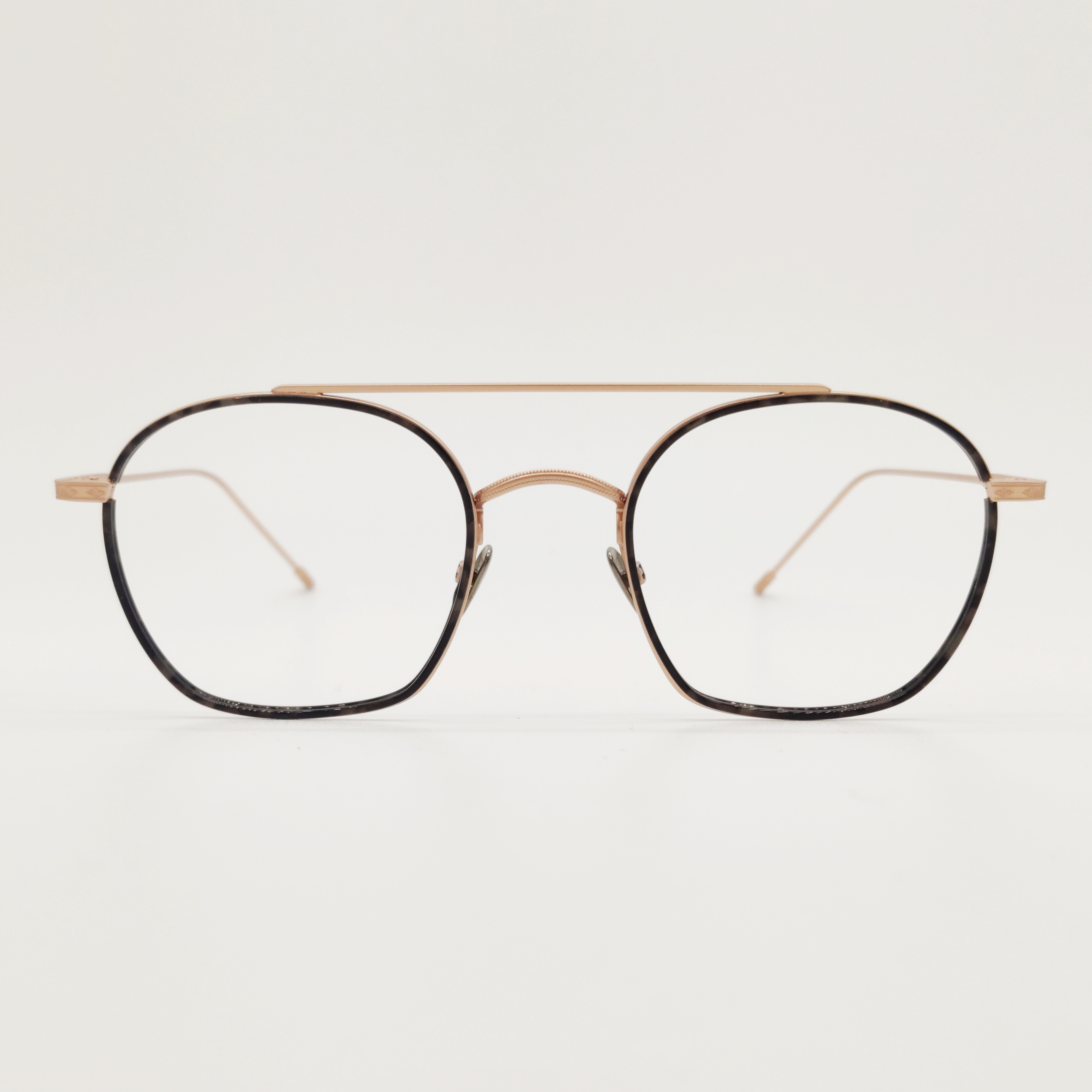 Modèle Howard Edwardson Eyewear La Lunetterie Clermontoise Modèle Howard Edwardson Eyewear La Lunetterie Clermontoise